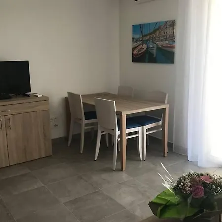 Semesterbostad Bonifacio 3mn Du Port! Piscine Chauffee ,clim,wifi